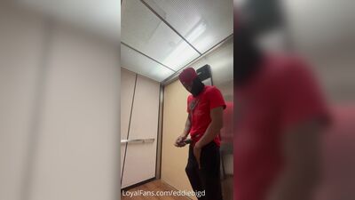 EddieBigD - Getting caught in The Elevator