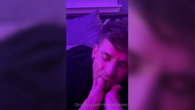 OnlyFans - Tyler never had a thing for feet before    but for some reason, he just LOVES my feet and my cum - free gay porn