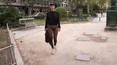 No skirt seamless pantyhose in public
